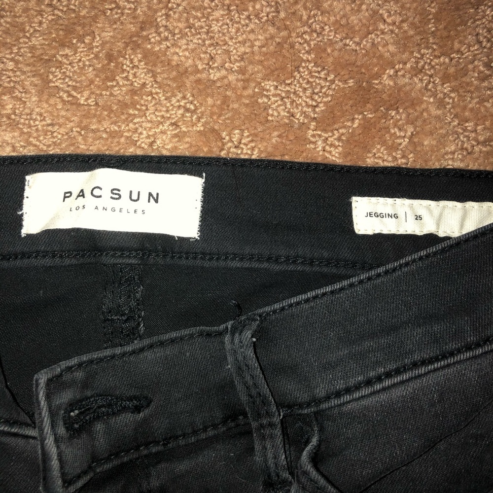 Jeans - Picture 2 of 4